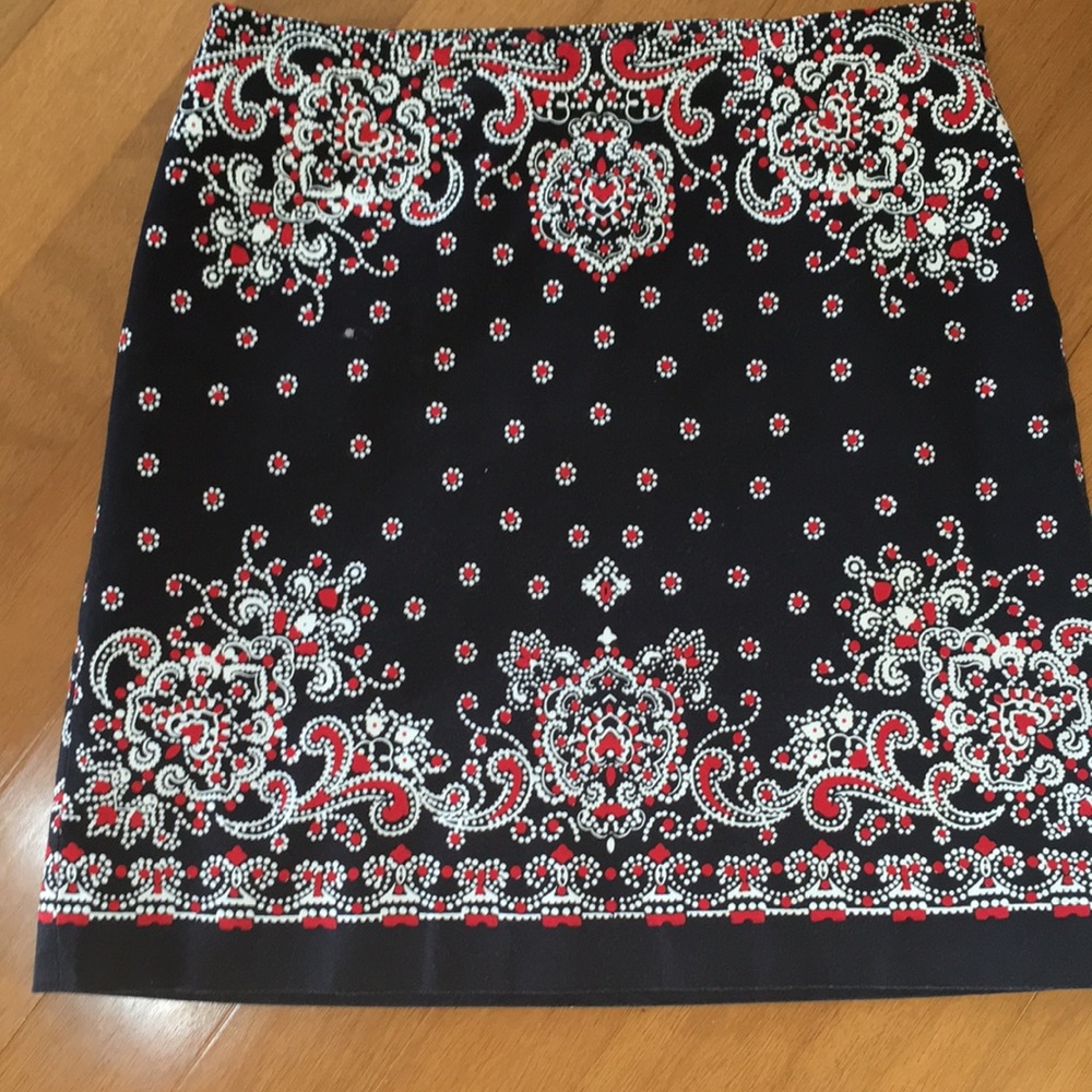 Great year-round pencil skirt